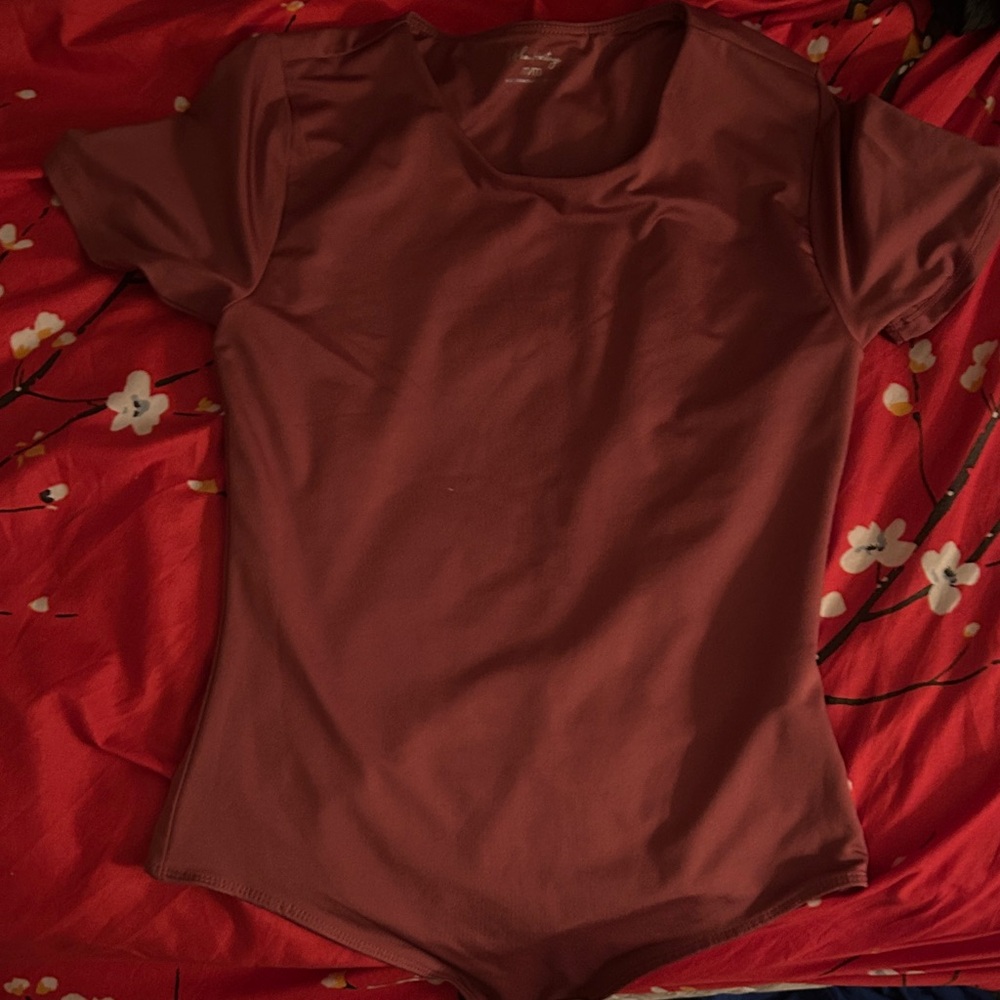 Urban Heritage Short Sleeve Bodysuit - Deep Red